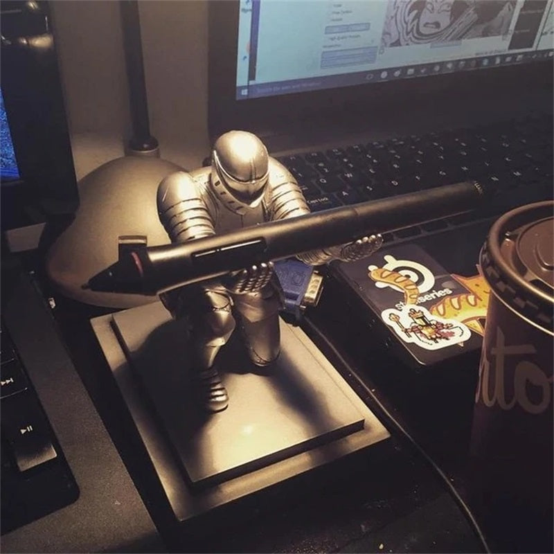 Avtoit | knight pen holder
