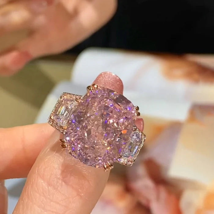 Avtoit | Three Stone Brilliant Cut Pink Ring