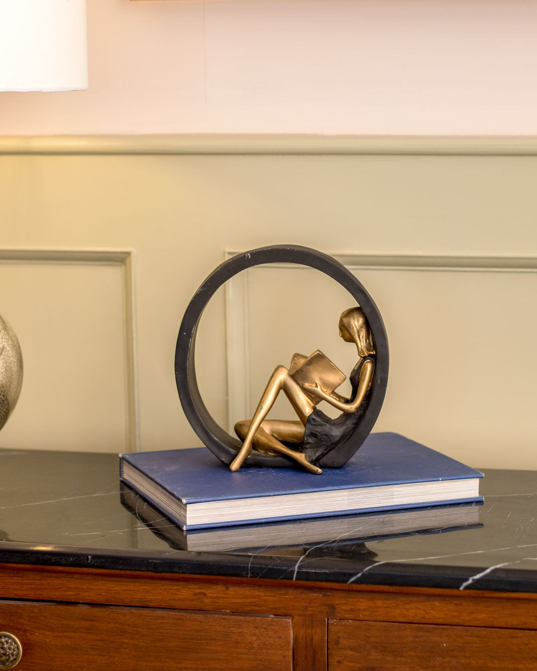Avtoit | Reading Girl Statue