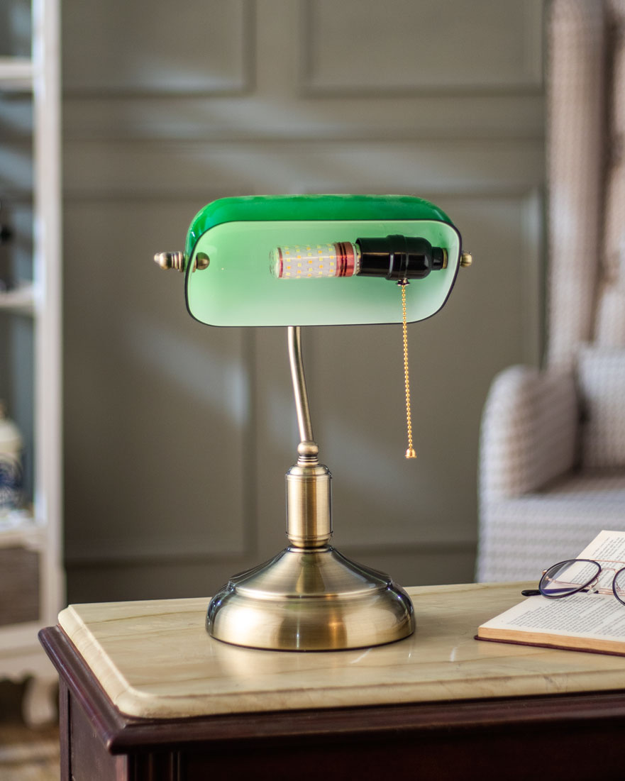 Avtoit | Classic Banker Lamp