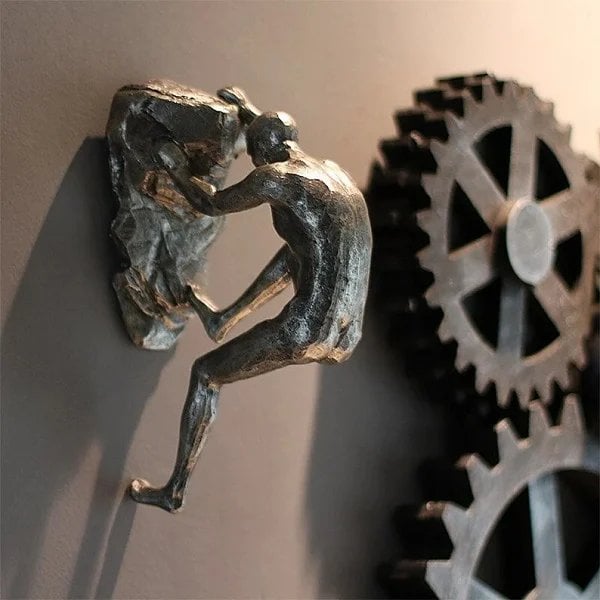 Avtoit | Climber Sculpture