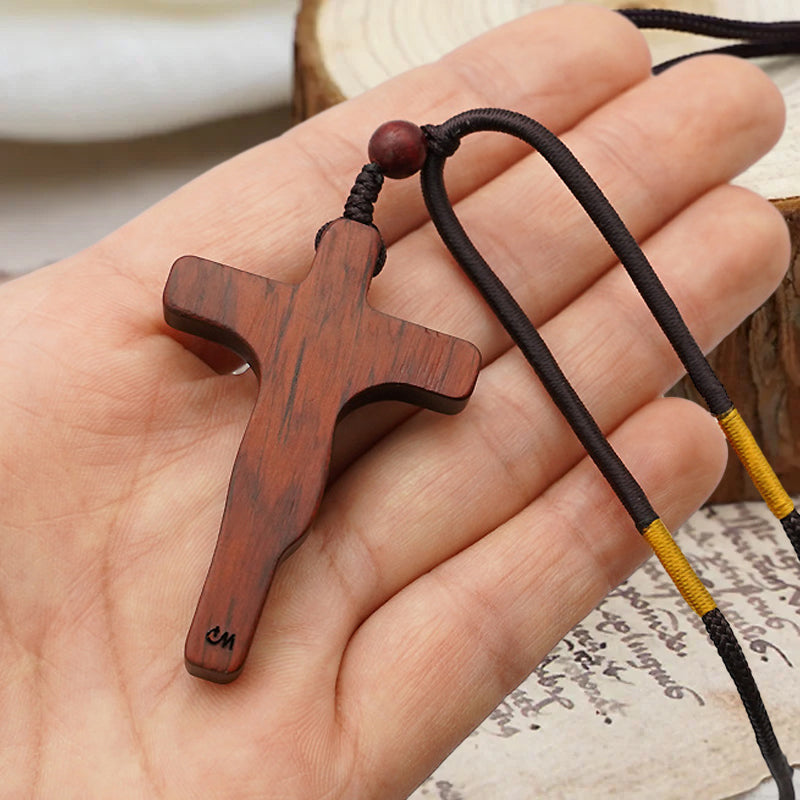 Avtoit | Jesus-Cross-Necklace made of Wood