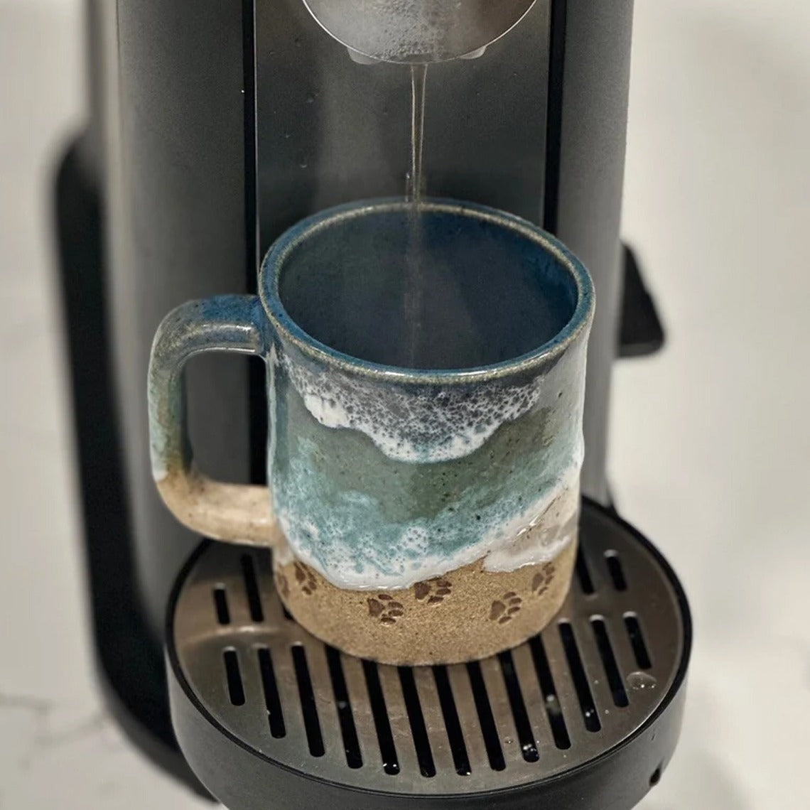 Avtoit | Paw Print Ocean Coastline Mug
