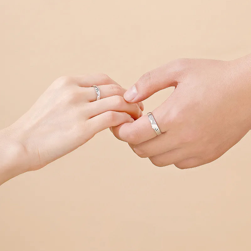 Avtoit | Love at first kiss couple rings