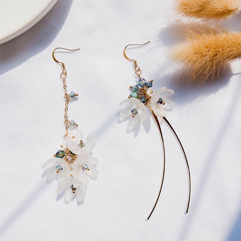 Avtoit | Asymmetrical Flower Earrings