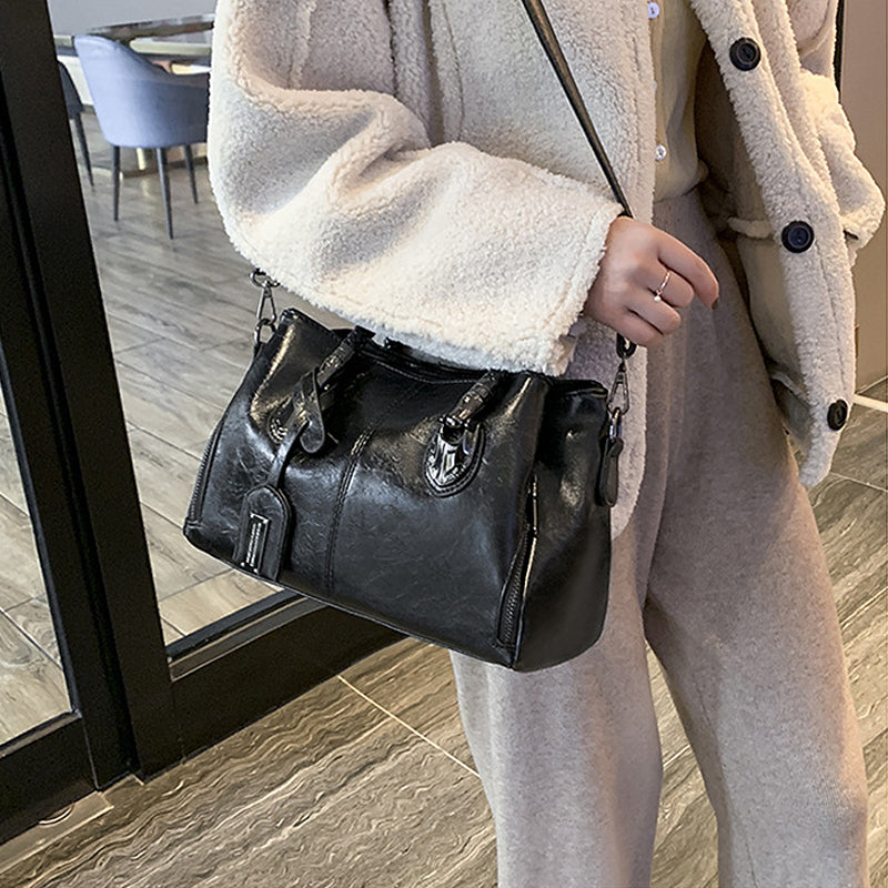 Avtoit | New handbags made of oil wax leather Boston, large tote bag made of soft leather