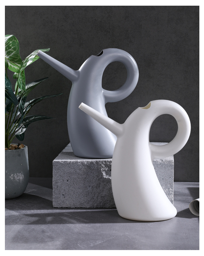 Avtoit | Watering can with extended spout – Elegant design for precise watering