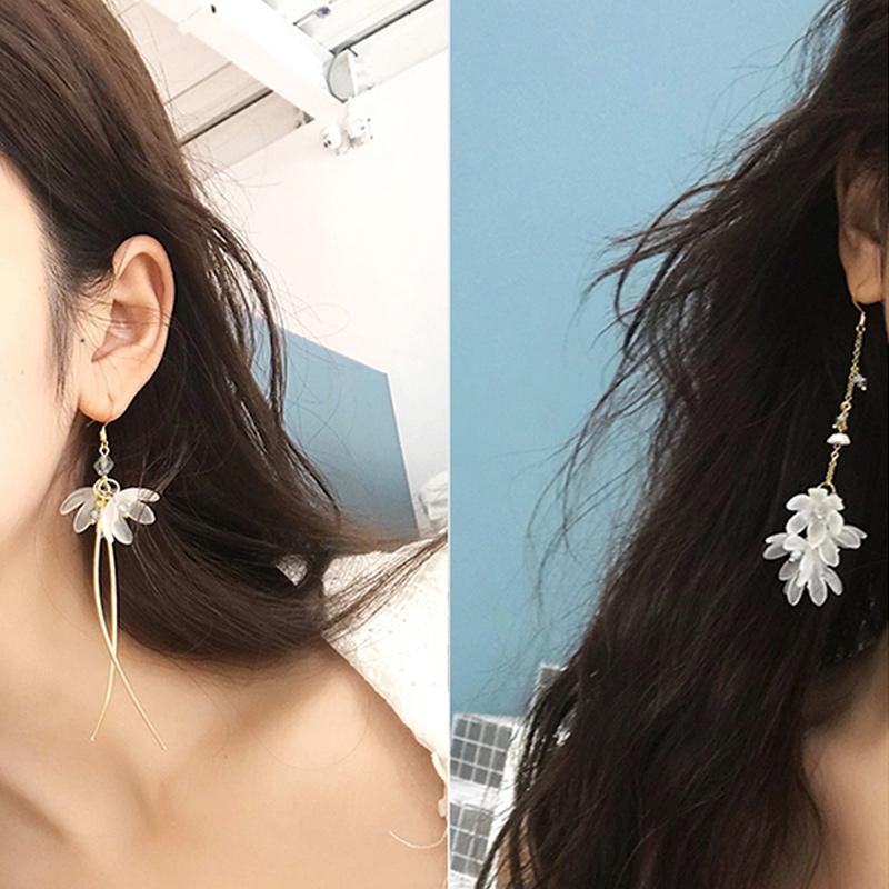 Avtoit | Asymmetrical Flower Earrings