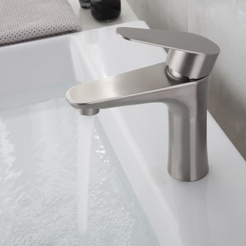 Avtoit | Round Single-Handle Bathroom Faucet Single Hole Sink Faucet in Chrome