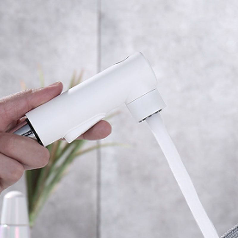 Avtoit | Contemporary Single Handle Faucet Retractable Sink Faucet with Lever Handle