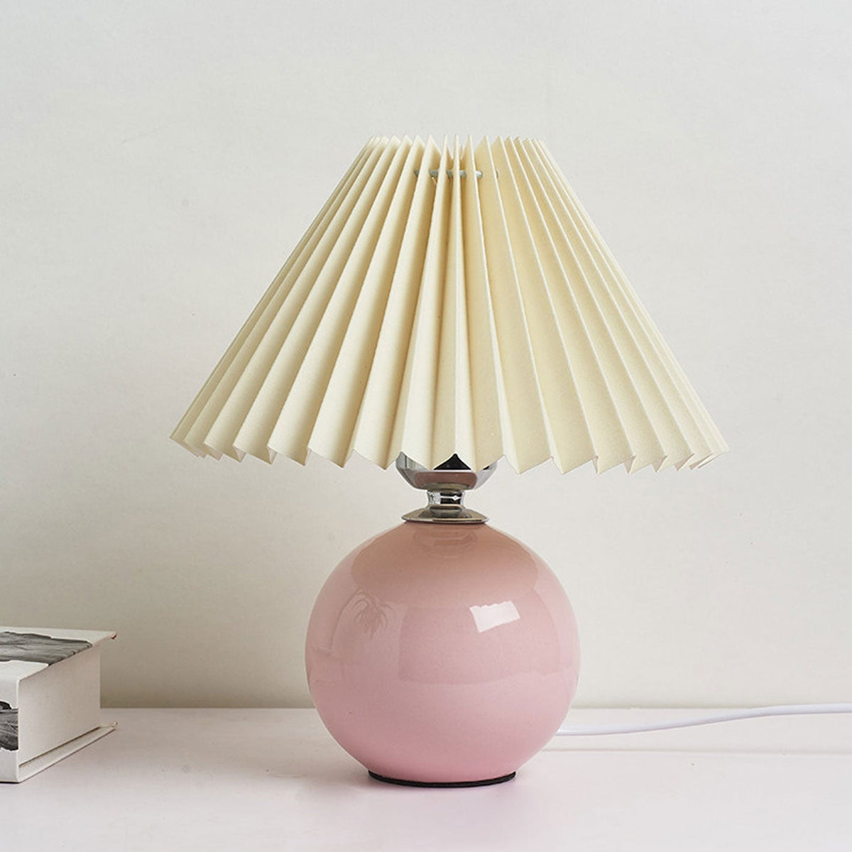 Avtoit | Nordic minimalist 1-light table lamp made of ceramic with pleats
