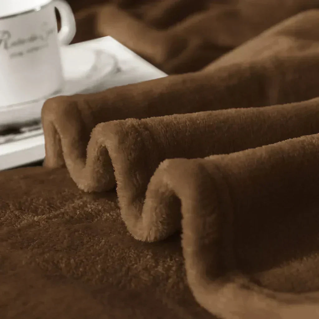 Avtoit | Maxime | Cozy Fleece Blanket for All Seasons - Extra Soft and Warm