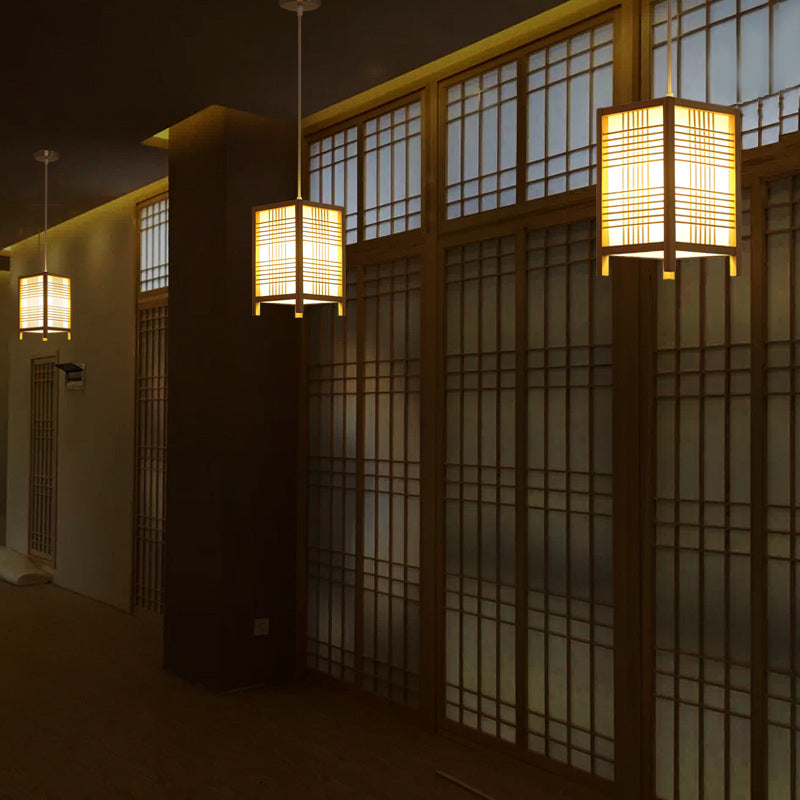 Avtoit | Traditional Japanese Lantern Made of Wood