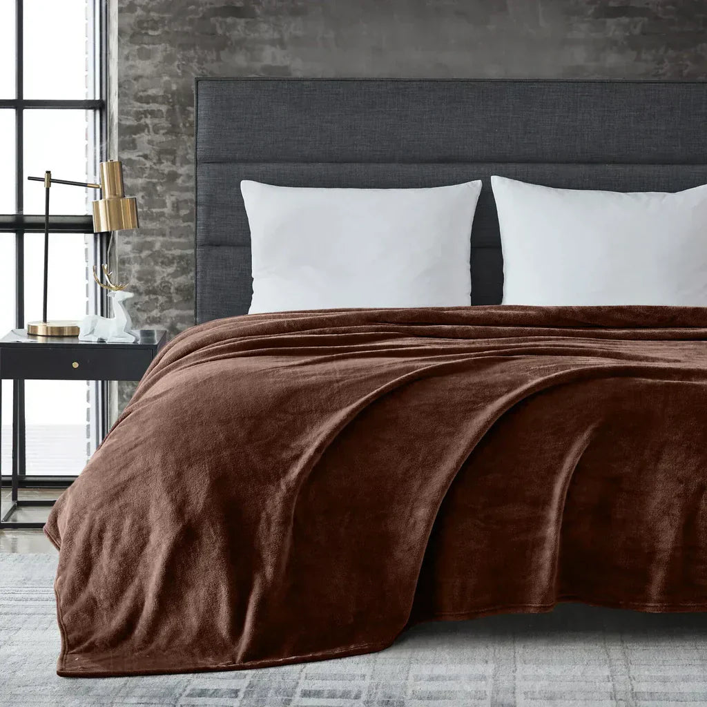 Avtoit | Maxime | Cozy Fleece Blanket for All Seasons - Extra Soft and Warm