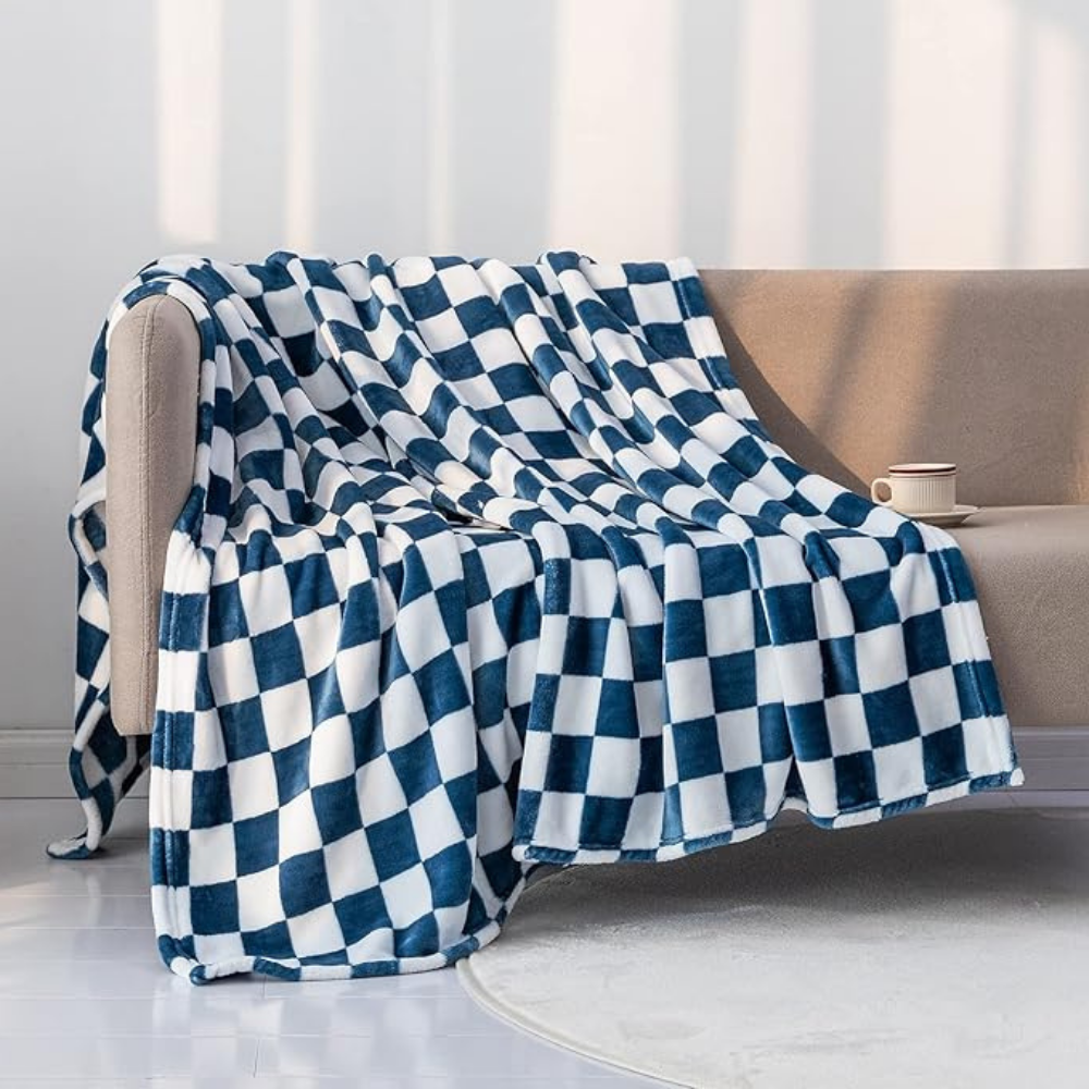 Avtoit | Stylish blanket in checkered pattern for your home