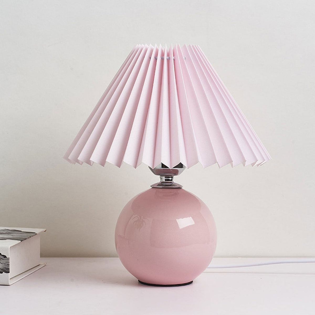 Avtoit | Nordic minimalist 1-light table lamp made of ceramic with pleats