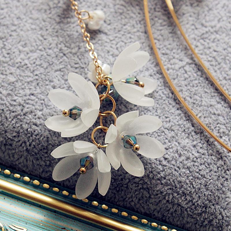 Avtoit | Asymmetrical Flower Earrings