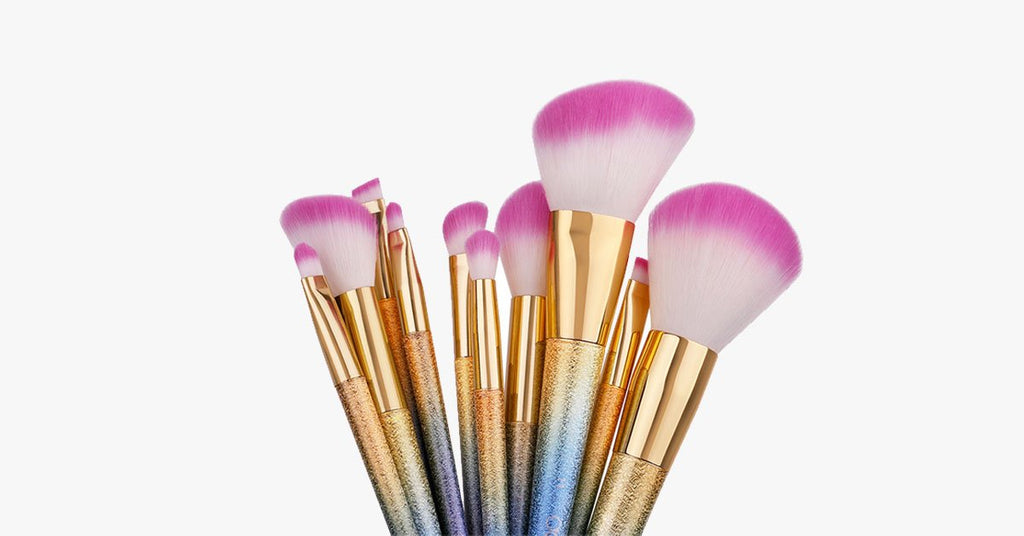 Avtoit | Set of 10 glittering makeup brushes - Ready to give you any look you desire!