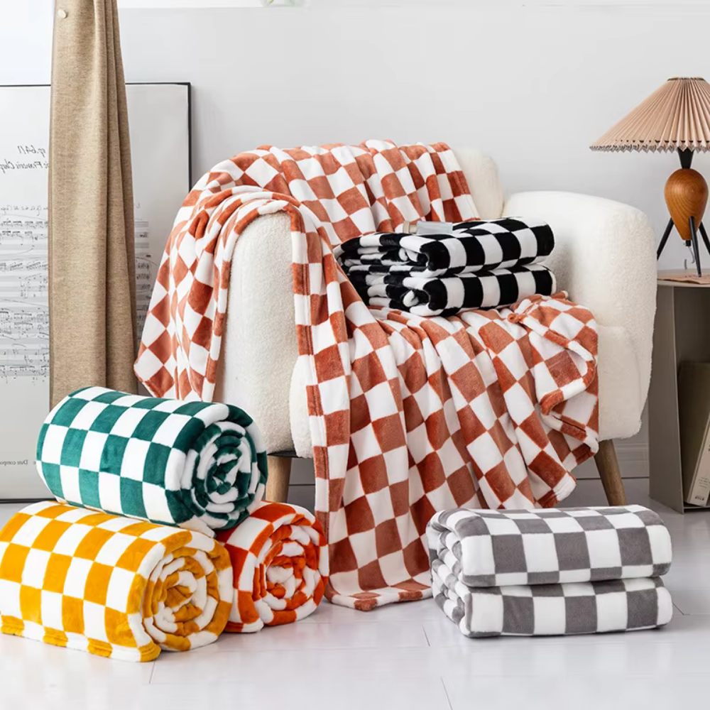 Avtoit | Stylish blanket in checkered pattern for your home