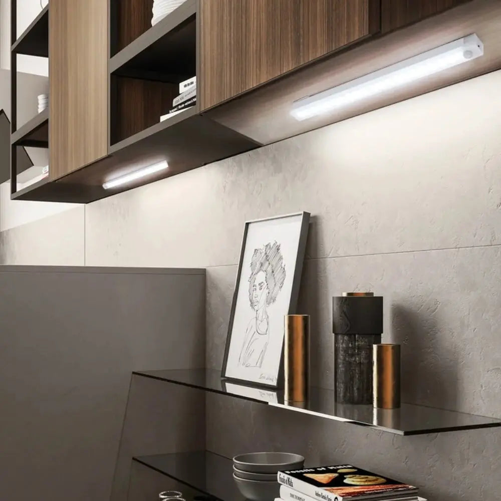 Avtoit | Wireless LED light with motion sensor & magnetic mount