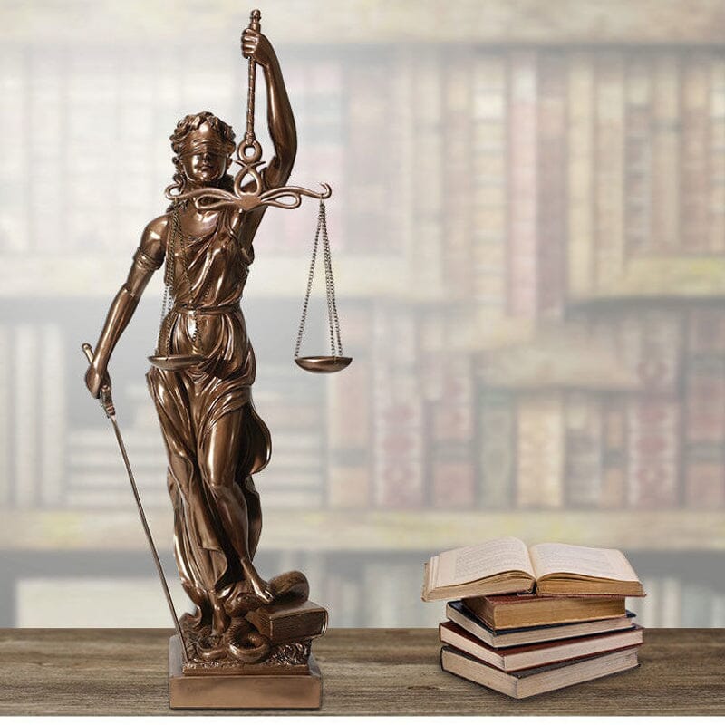 Avtoit | Decoration statue of the goddess of justice