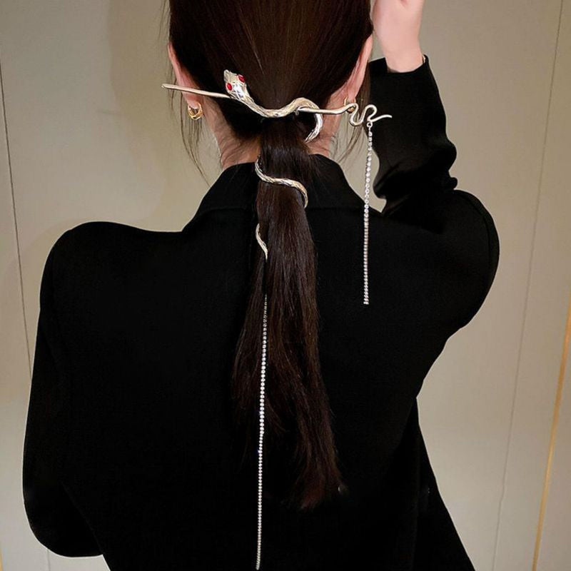 Avtoit | Silver Spiral Snake Tassel Hairpin
