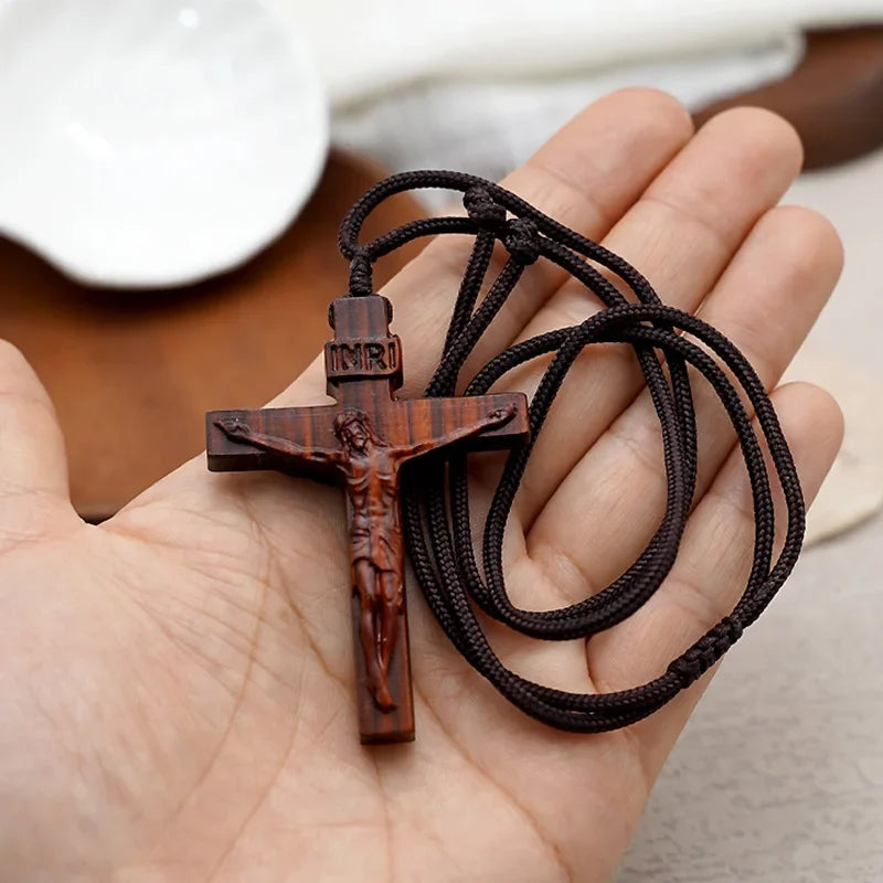 Avtoit | Jesus-Cross-Necklace made of Wood