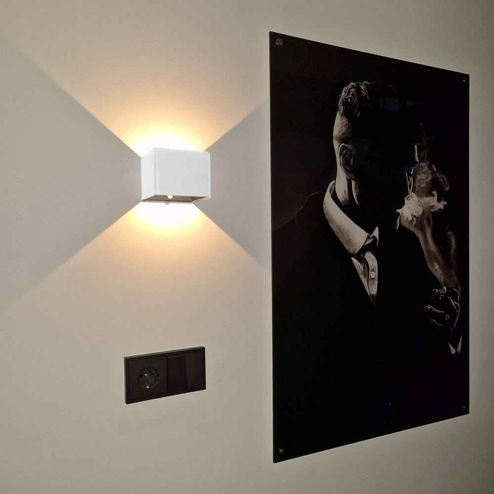 Avtoit | Luxe Wireless Rechargeable Wall Light – Motion Sensor & Warm LED Lighting (2700K)