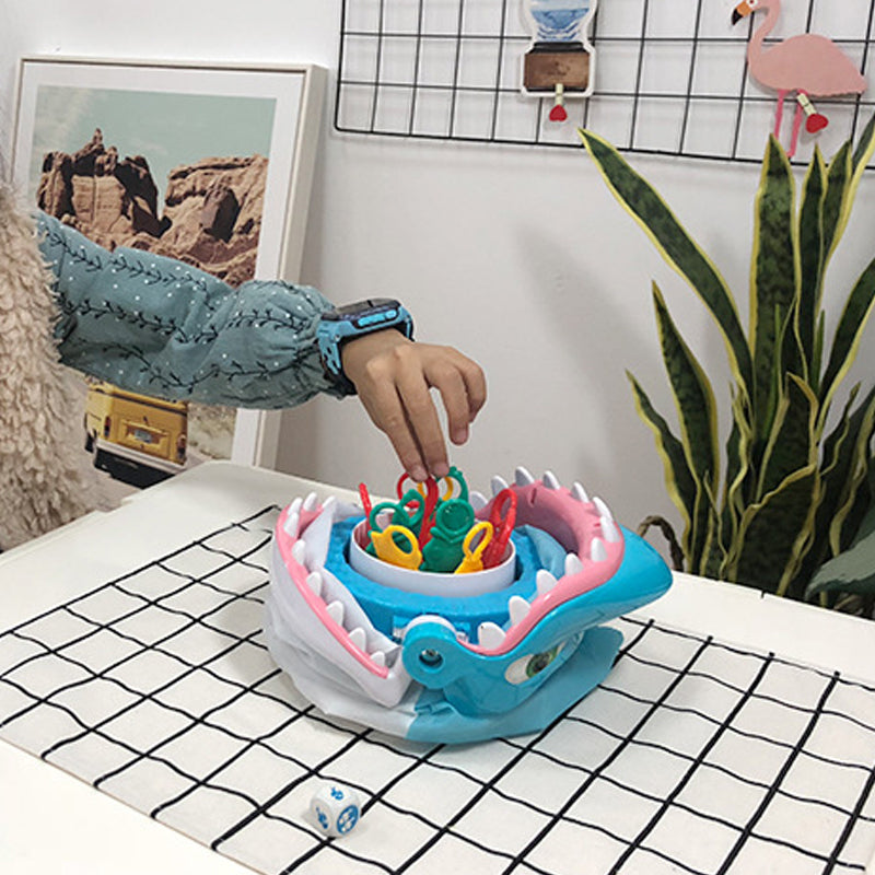 Avtoit | Shark Bite Game - Watch out for your fingers!