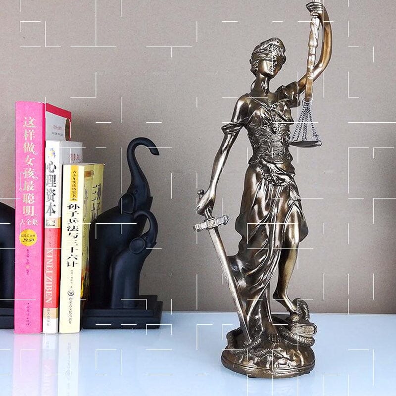 Avtoit | Decoration statue of the goddess of justice