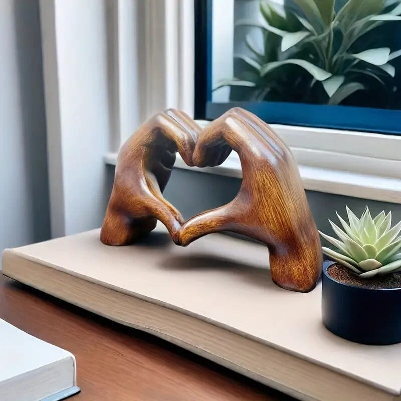 Avtoit | Heart Statue