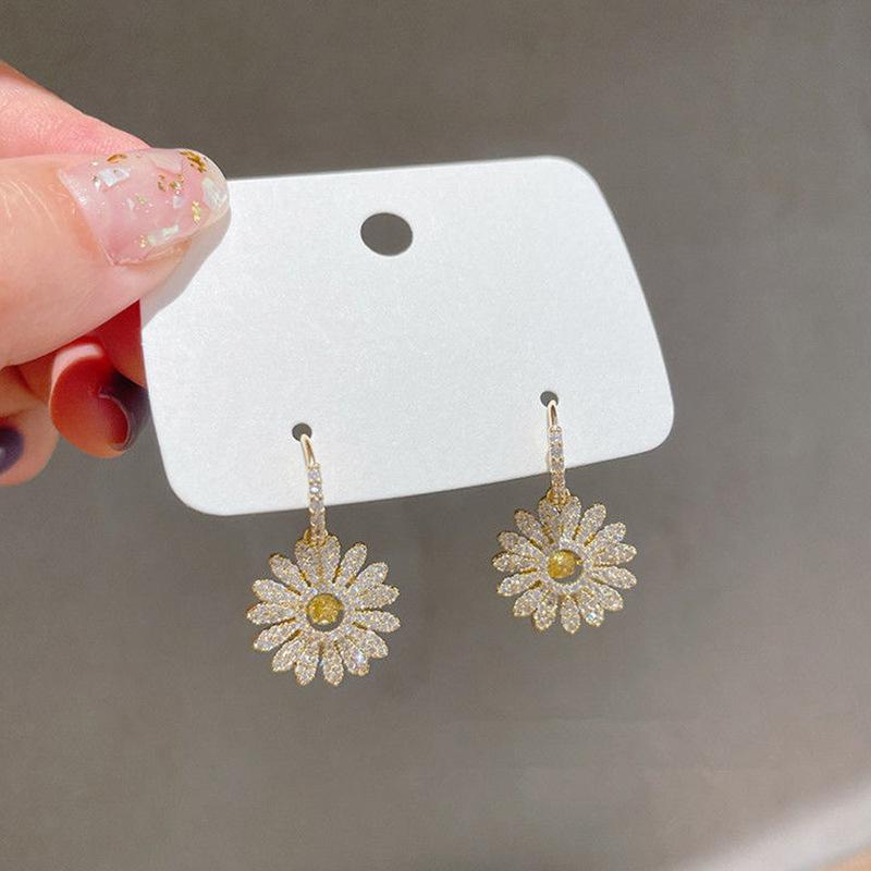 Avtoit | Vintage Flower Pendant Earrings
