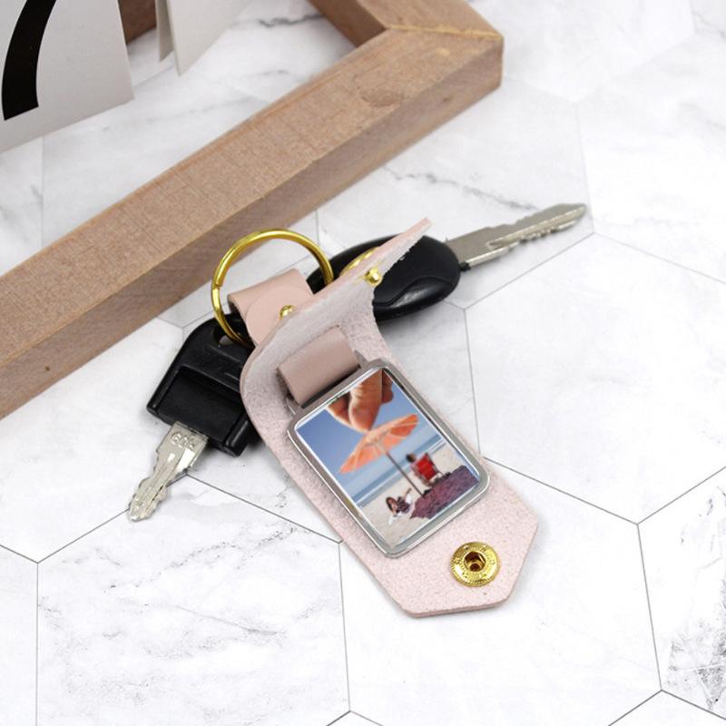 Avtoit | Leather keychain with family photo