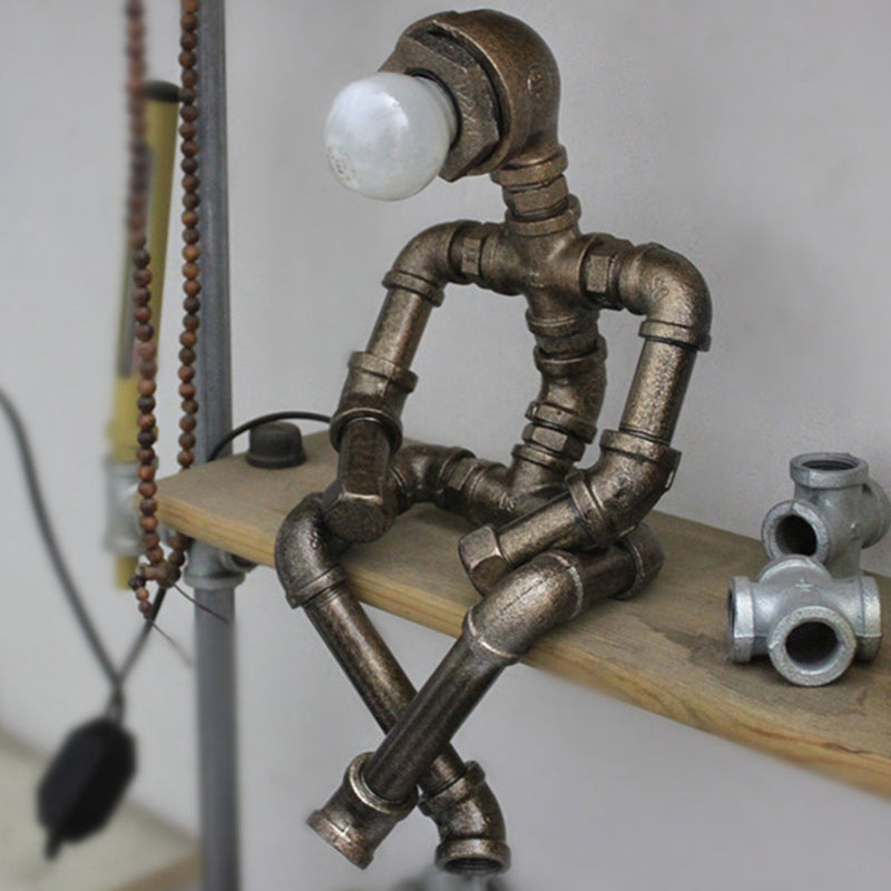 Avtoit | RoboShine – Robust Robot Lamp made of Iron