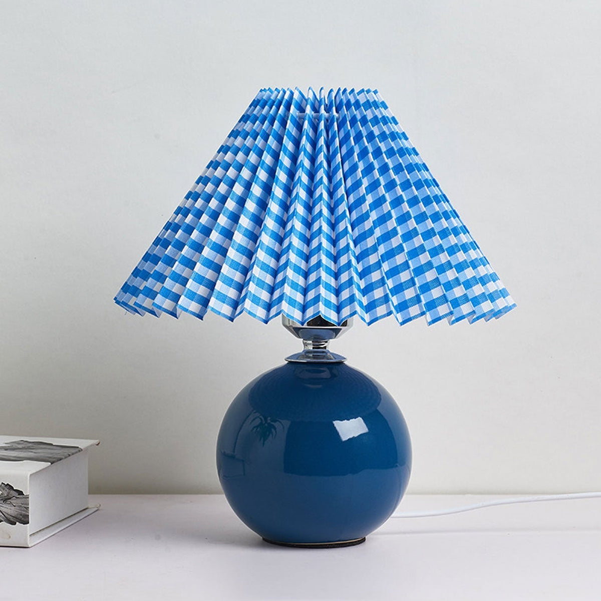 Avtoit | Nordic minimalist 1-light table lamp made of ceramic with pleats