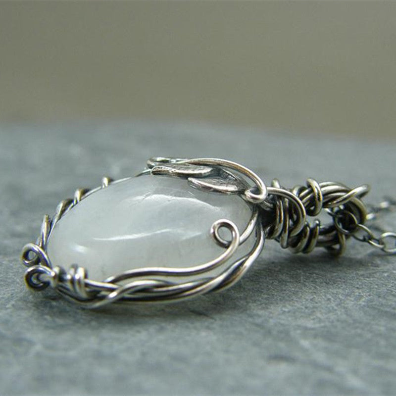 Avtoit | Retro Moonstone Necklace - Selene
