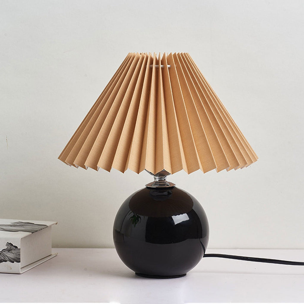 Avtoit | Nordic minimalist 1-light table lamp made of ceramic with pleats
