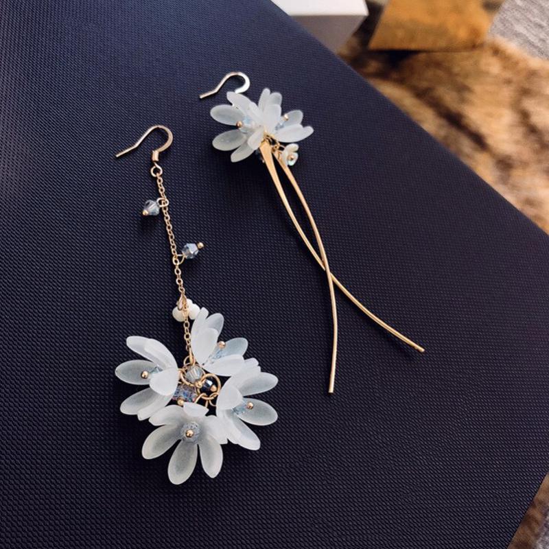 Avtoit | Asymmetrical Flower Earrings