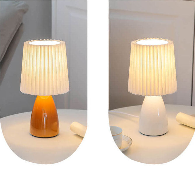 Avtoit | Scandinavian Retro Table Lamp with Pleated Shade and Glass Base