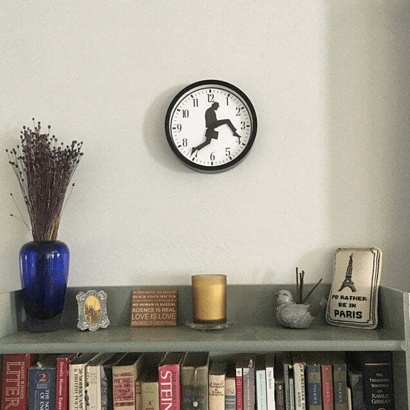 Avtoit | Ministry of Stupid Walks Clock