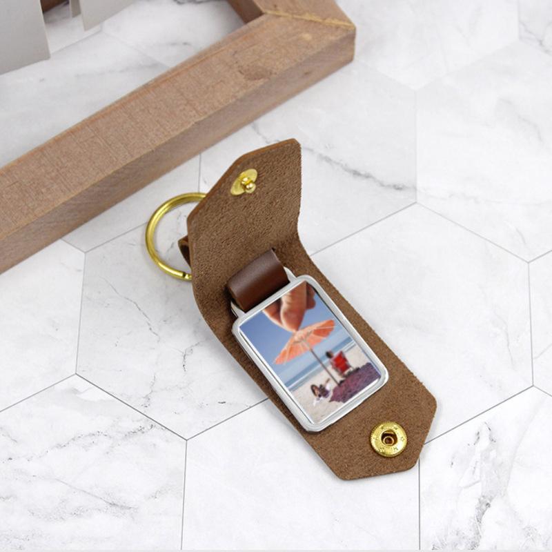 Avtoit | Leather keychain with family photo