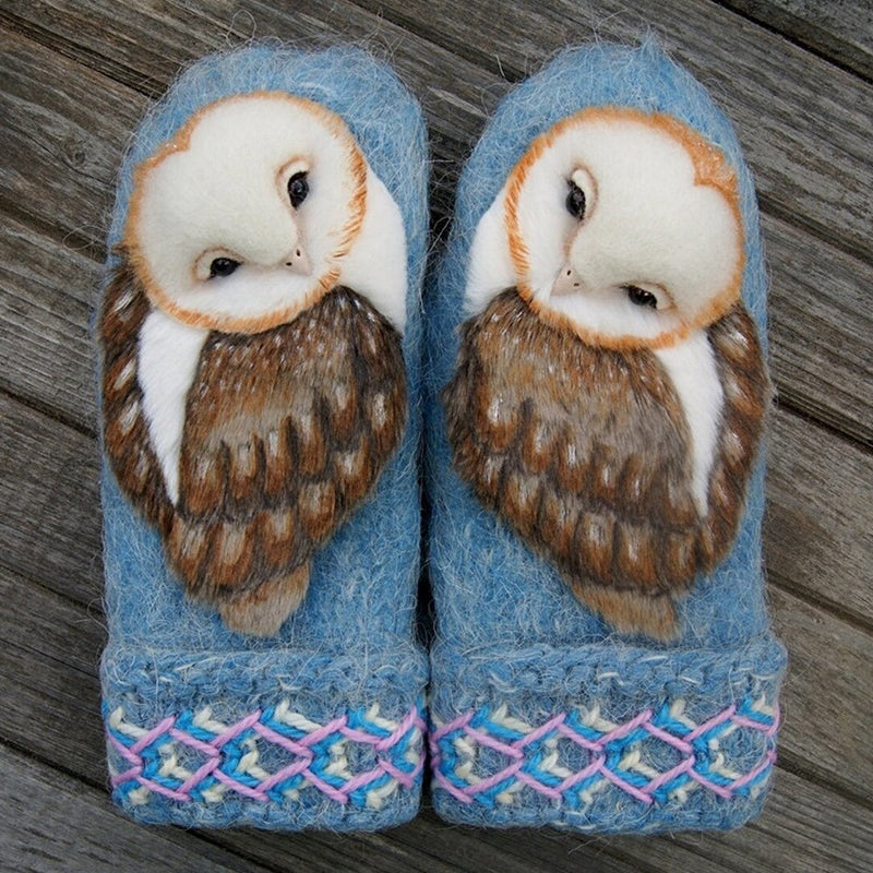 Avtoit | Handknitted Nordic gloves made of wool with owls