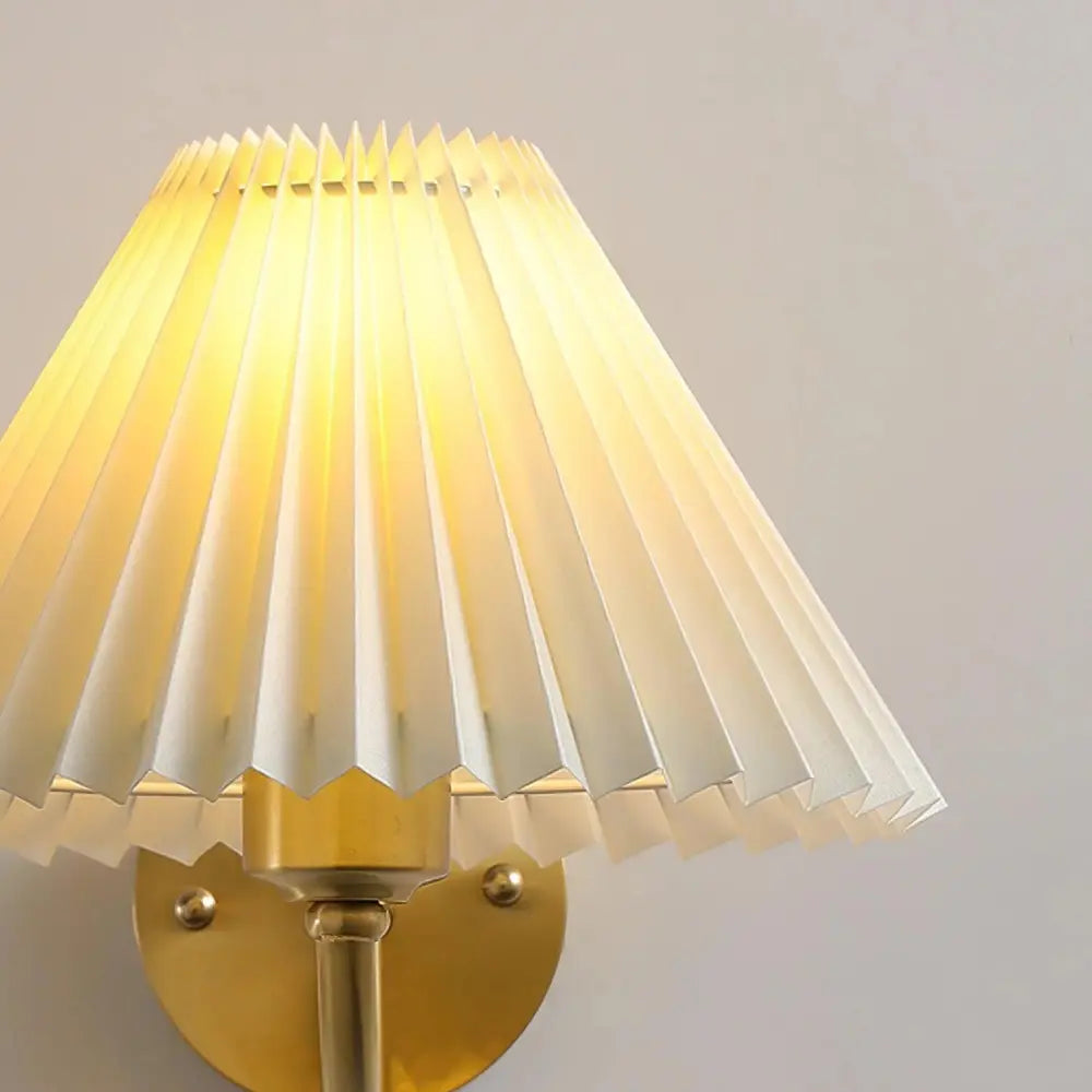 Avtoit | GoldenAura - Elegant Wall Light