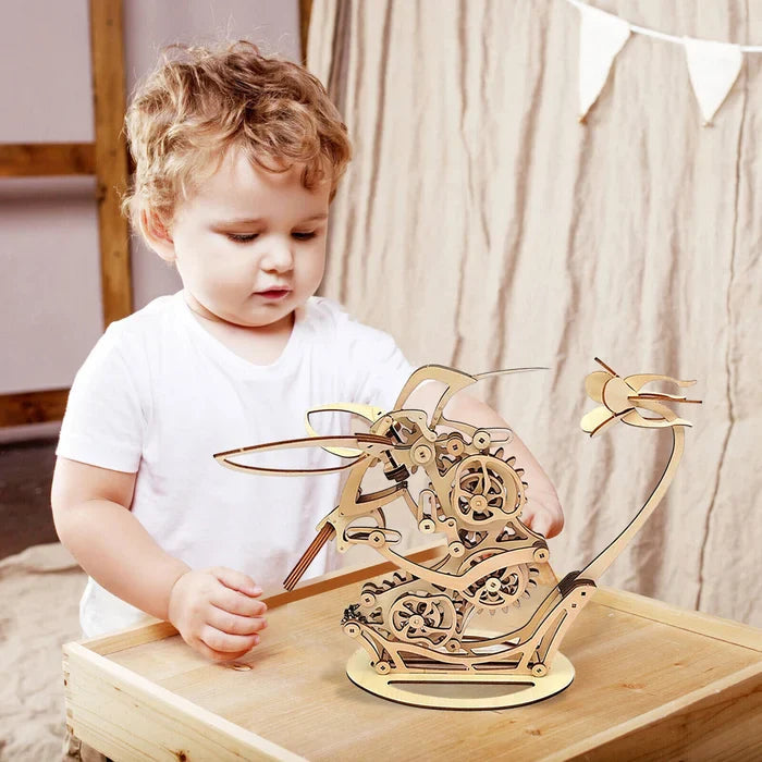 Avtoit | Wood kinetic hummingbird sculpture