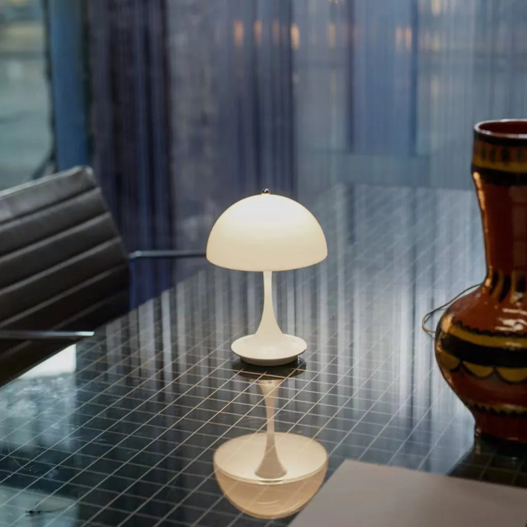 Avtoit | Elegant Wireless LED Table Lamp with Dimming Function