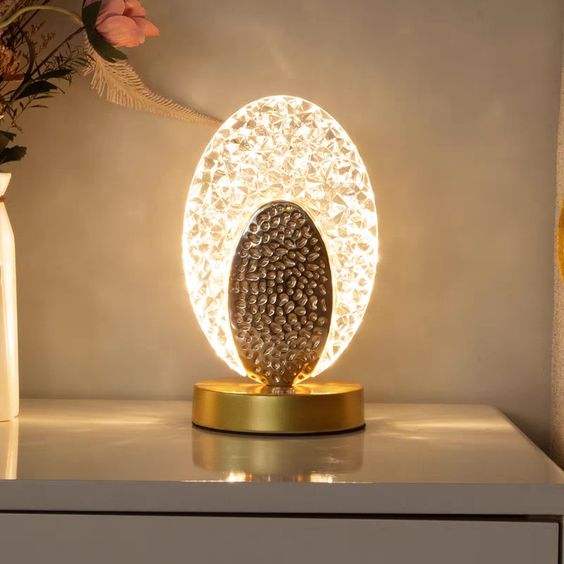 Avtoit | Modern & Luxury Peacock Table Lamp - CrystalGlow