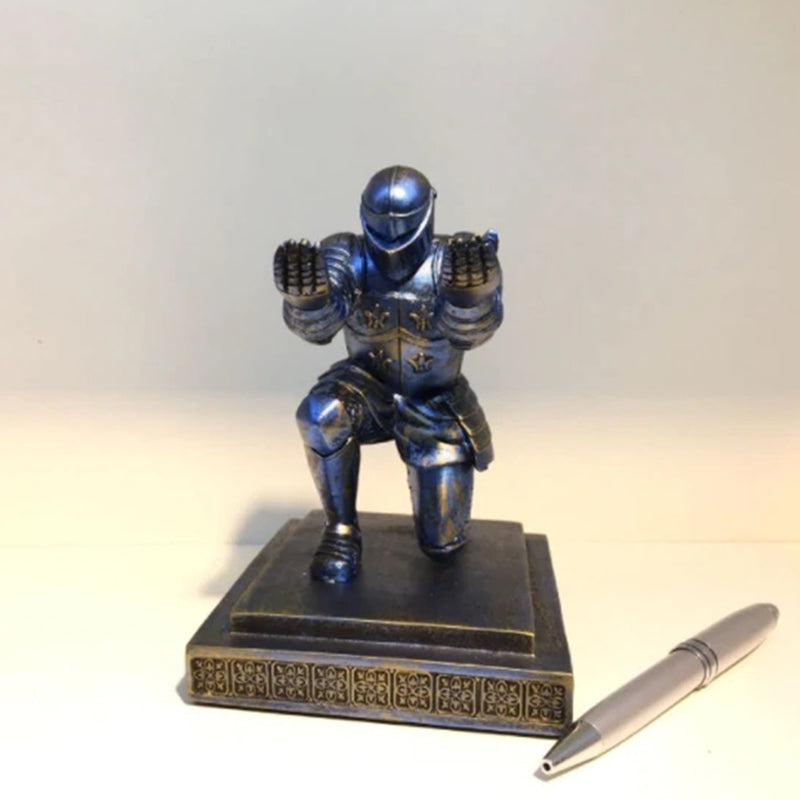 Avtoit | knight pen holder
