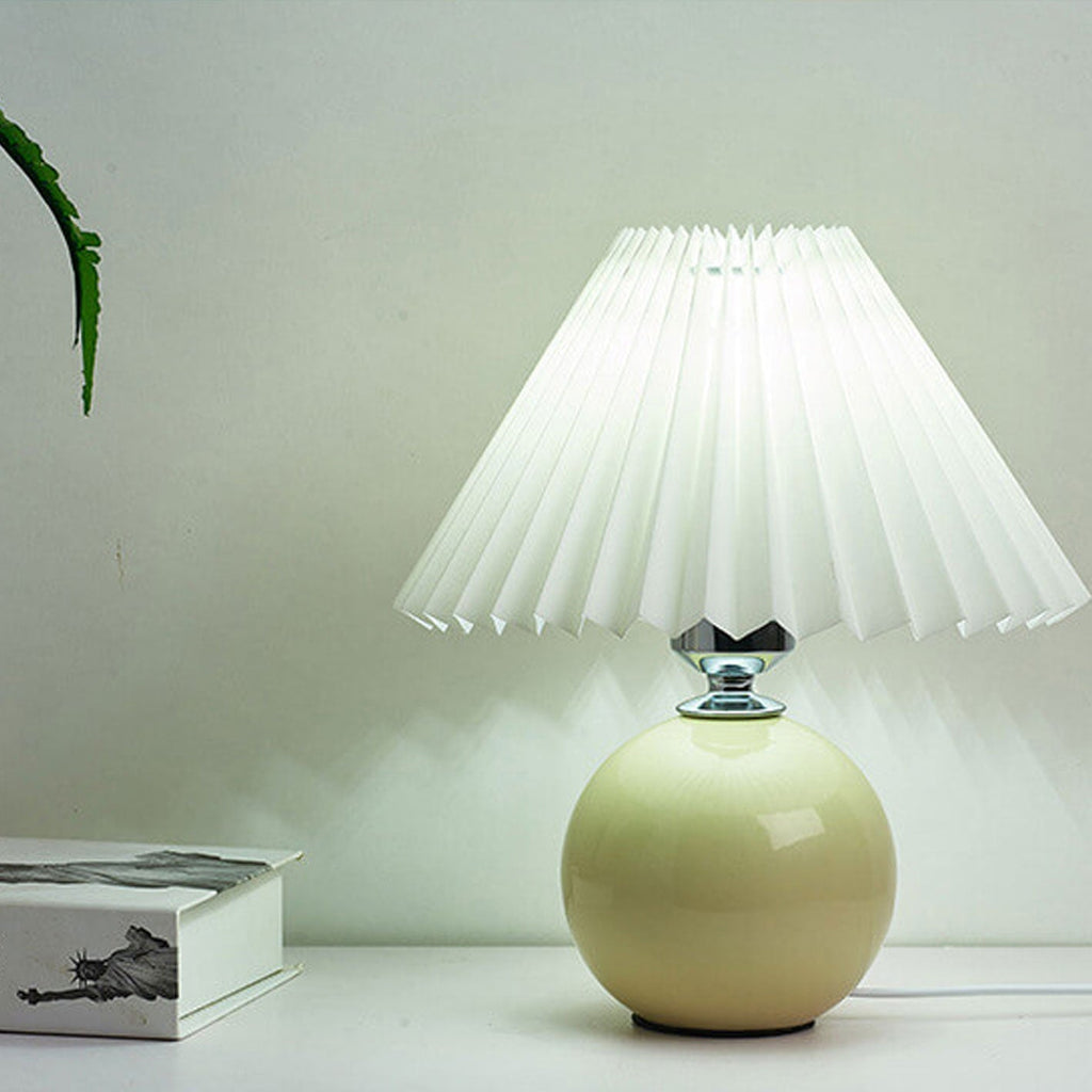 Avtoit | Nordic minimalist 1-light table lamp made of ceramic with pleats