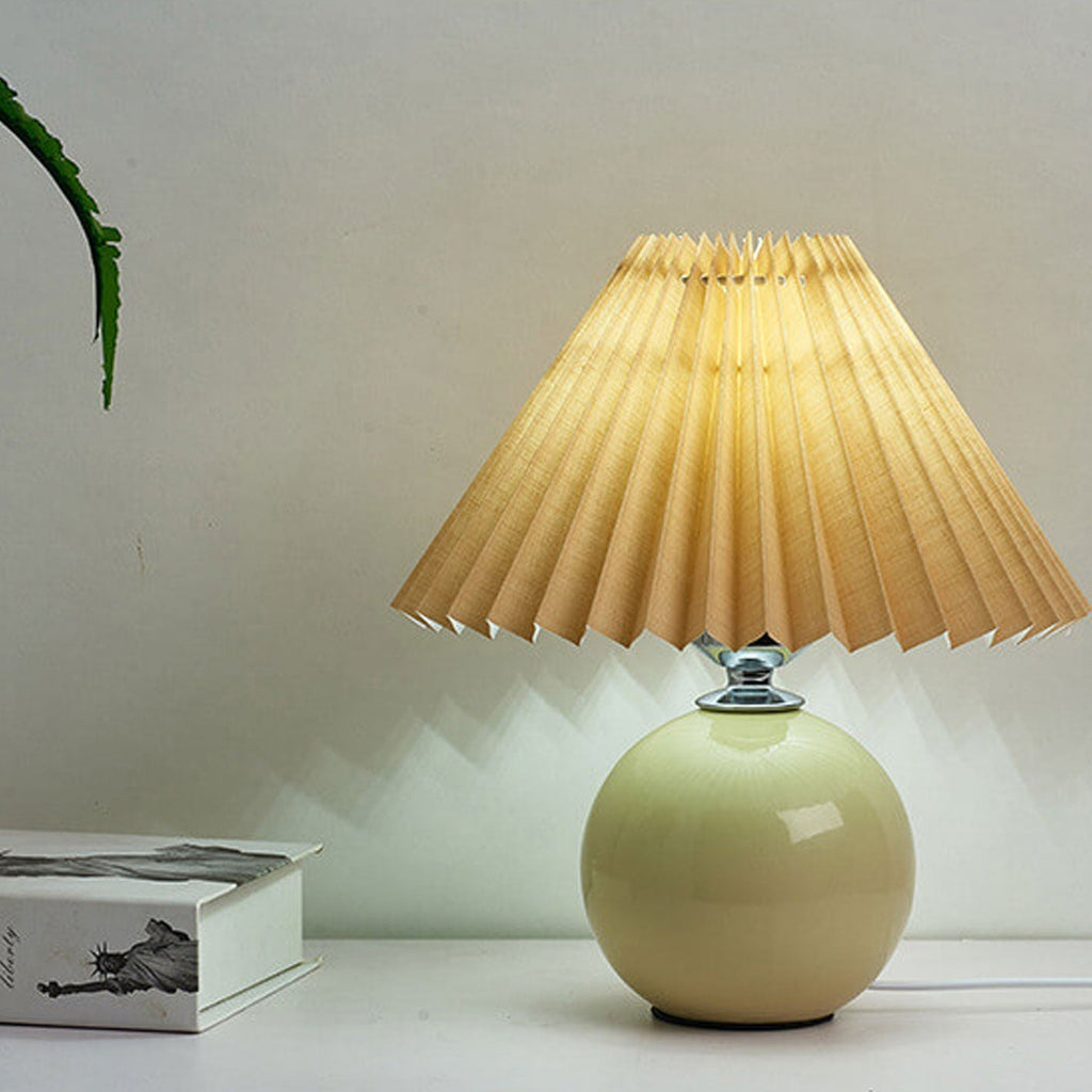 Avtoit | Nordic minimalist 1-light table lamp made of ceramic with pleats