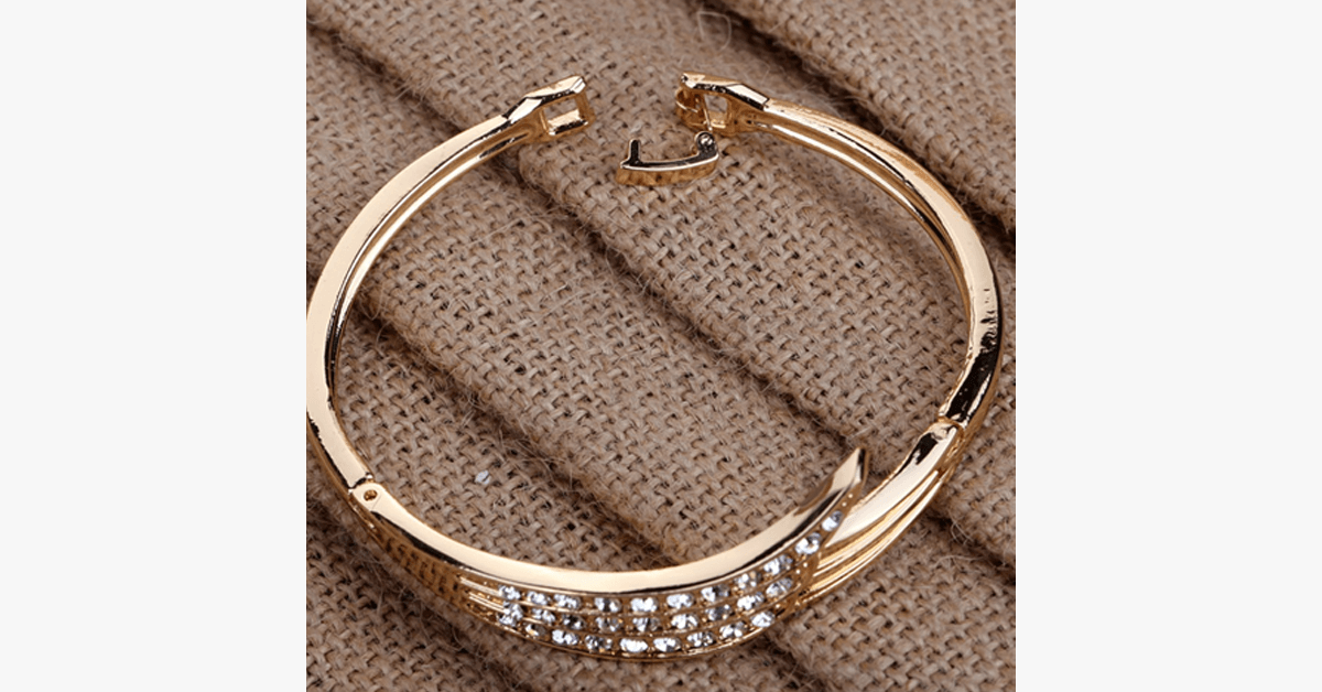 Avtoit | Angel Wing Bracelet - Perfect for special occasions